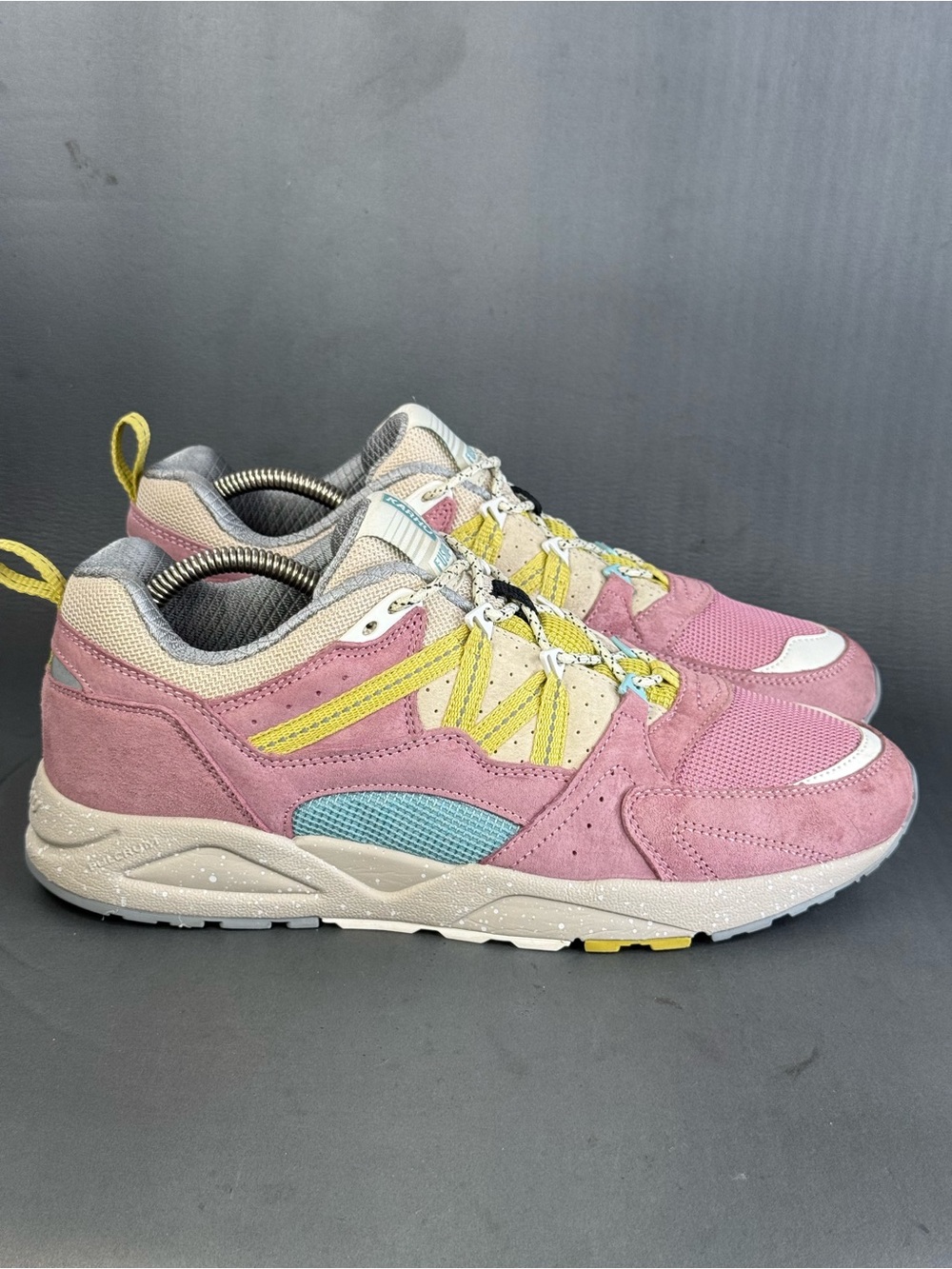 Karhu Fusion 2.0 'Lilas Golden Green' athletic sneaker shoes men's size 10